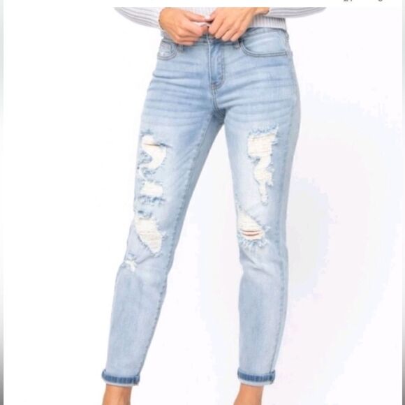 Judy Blue Light Wash Boyfriend Fit Distressed Jeans Size 11/30 - Picture 1 of 9